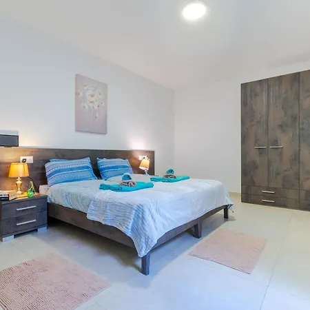 Modern New 3 Bdr 2bth Bugibba Apartment St. Paul's Bay