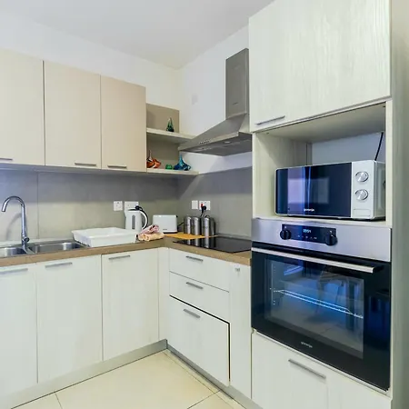 Apartment Modern New 3 Bdr 2bth Bugibba