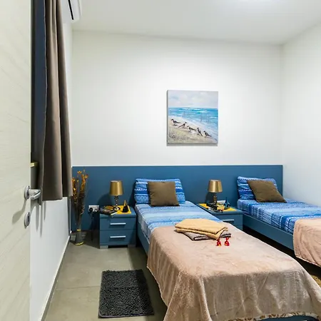 Modern New 3 Bdr 2bth Bugibba Appartement *